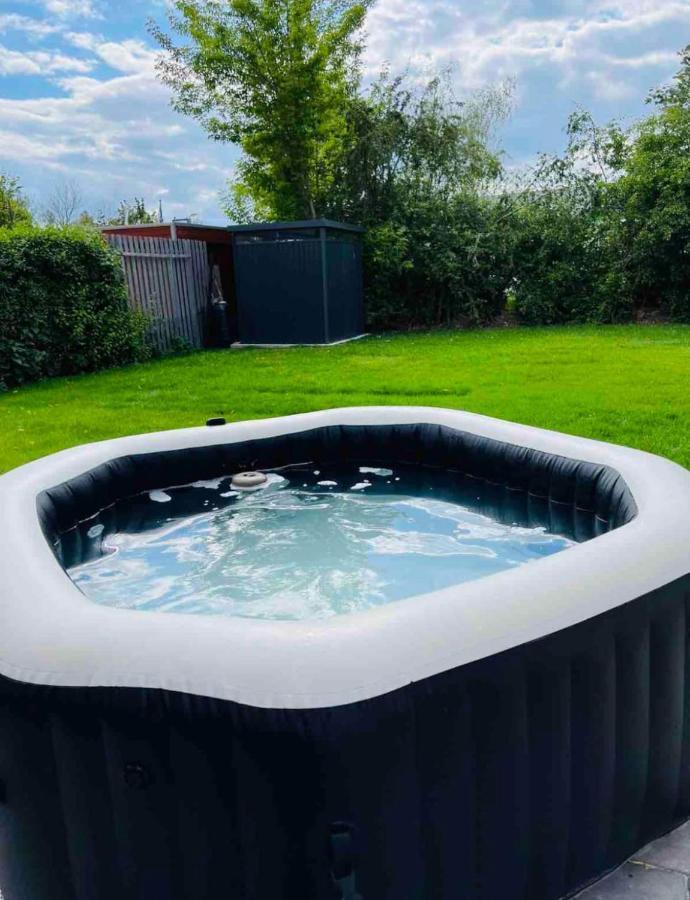 Haushalfte Mit Garten, Kamin, Grill & Whirlpool Nahe Ber * Berlin