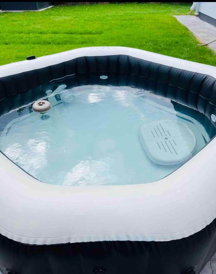 Haushalfte Mit Garten, Kamin, Grill & Whirlpool Nahe Ber Berlin